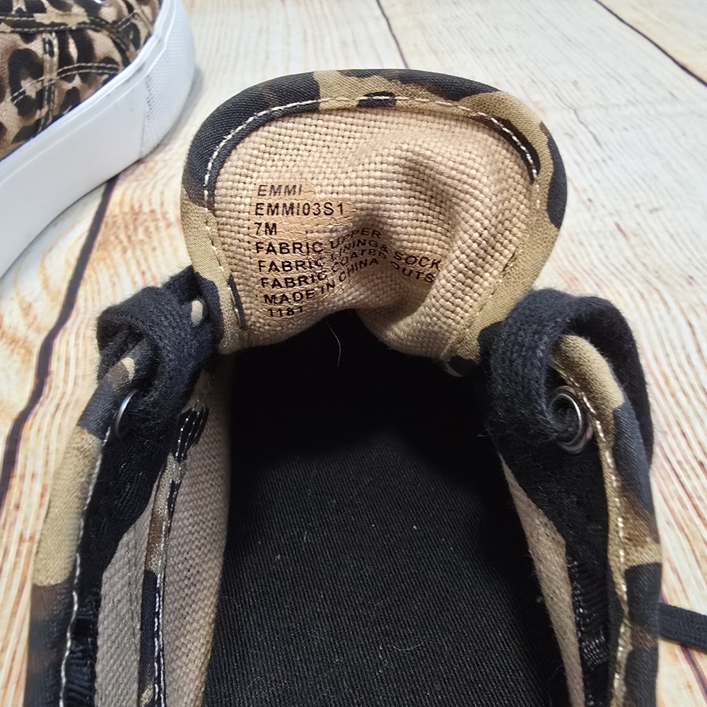 Steve Madden Platform Shoes - Picture 8 of 8